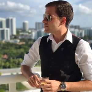 Meet your Posher, Alberto alejandro